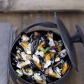 Cocotte de moules au céleri et au BRESSE BLEU