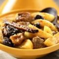 Tajine d'agneau aux pommes de terre et fruits[...]