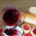 Confiture fraise-groseille et vanille