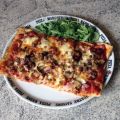 Pizza jambon, chorizo, champignons, fromage,[...]