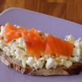 Tartine saumon, pomme, céleri, concombre,[...]