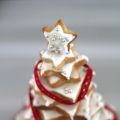 Sapin de Noël en petits gâteaux aux épices