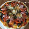 Pizza aux orties, tomate, bacon et chèvre,[...]