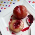 Pêches pochées au gingembre et à l'hibiscus