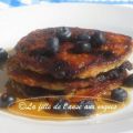 CRÊPES À L’AVOINE ET AUX BLEUETS À L’ÉRABLE