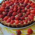 Tarte aux fraises et groseilles blanches (pâte[...]