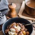 Poutine aux pommes de terre écrasées