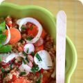 Salade de quinoa aux carottes, radis et oignons[...]