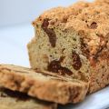 Soda bread à l’épeautre, figues et raisins secs