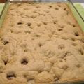 Blondies au beurre d'arachide parsemées de Rolos