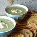 Velouté de brocolis et pancakes à la persillade