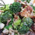 Salade de brocoli aux raisins et graines de[...]