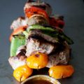 Des brochettes de porc au menu pour le[...]