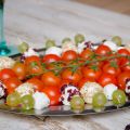 Brochettes de chèvre frais,ciboulette, noix ou[...]