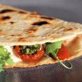 Piadina aux Tomates confites, Burrata et Pesto[...]