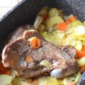 Epaule d’agneau au four sur lit de pommes de[...]