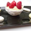 Fraises en nid meringué et crème citronnée