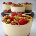 TRIFLE DE FRAISES A LA CRÈME  ET AUX PISTACHES