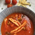 Soupe de tomates à la façon minestrone.
