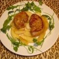 Foie gras poêlé sur son lit de pommes rôties,[...]