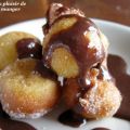 Zeppole à l'orange, sauce chocolat