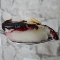 Blanc-manger au coulis de mûres