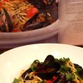 Linguines aux moules, tomates fraîches et fines[...]