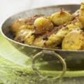 Curry de poulet à la banane et aux oignons