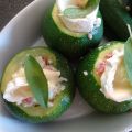 Courgettes farcies au chèvre et à la sauge