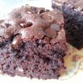 PETIT GÂTEAU AU CHOCOLAT ET FÈVES ROUGES