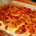 Focaccia a l'ail et aux tomates