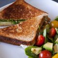 Grilled cheese sandwich : pesto, avocat, pousse[...]