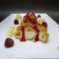 Profiteroles au coulis de framboise