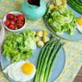 En mode retour de l'Amap : asperges, salade,[...]