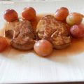 Foie gras cru poêlé au porto et aux raisins[...]