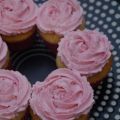 Cupcakes vanille cœur surprise à la fraise