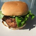 Burger de porc à la moutarde et au romarin