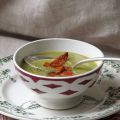 Soupe de fèves aux chips de carottes