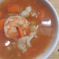 Soupe de poisson et de crevettes aux tomates