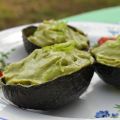 Petites crèmes d'avocat au citron vert
