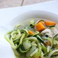 Soupe de spaghetti de courgette, carotte,[...]