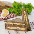Sandwich club Oeuf / Thon / Surimi