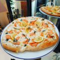 PIZZA NORVEGIENNE AU SAUMON FUME ET CREVETTES[...]