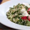 Salade de quinoa, radis et herbes fraîches,[...]