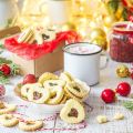 Biscuits de Noël fourrés à la confiture