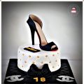 Gâteau Chanel et escarpin