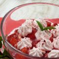 Verrines de fraises de Carros et crème légère[...]