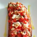 Bruschetta au bleu, noix et tomates
