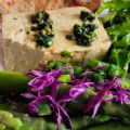 

Asperges, tofu-feta et chimichurri  


