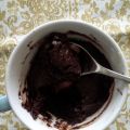 Mug cake mi-cuit au chocolat noir et à la bière[...]
